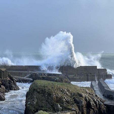 Road End Cottage Port of Ness Esterno foto