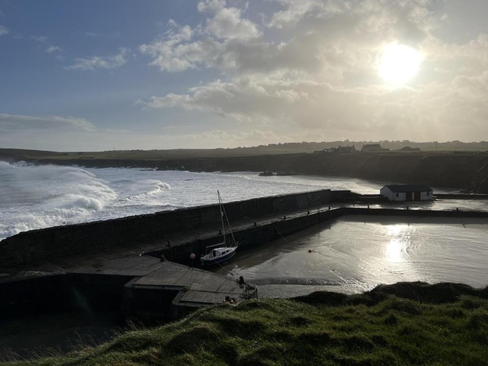 Road End Cottage Port of Ness Esterno foto